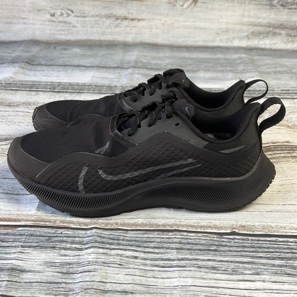 New Nike Men’s Air Zoom Pegasus 37 Shield Black
Anthracite Shoes Sz 8 CQ7935-003